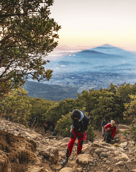 gunung terangker di indonesia