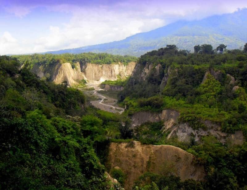 Ngarai Sianok di Sumatera Barat