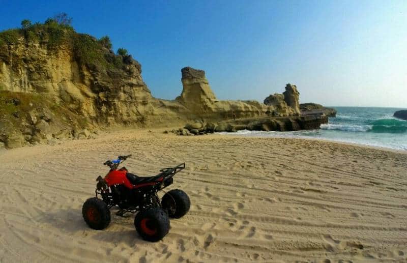 ATV di Pantai Klayar