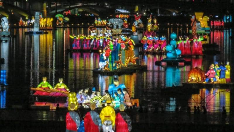 Festival Jinju Namgang Yudeung