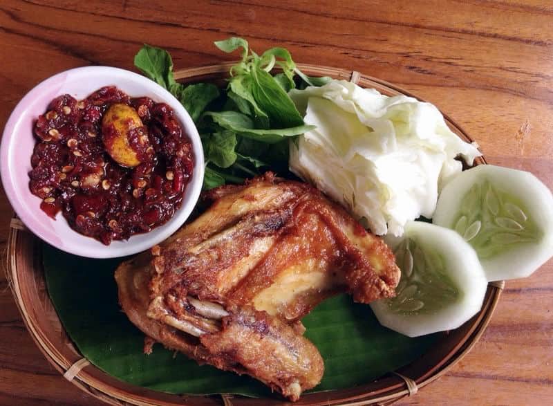 Ayam Bakar dan Ayam Goreng Noroyono