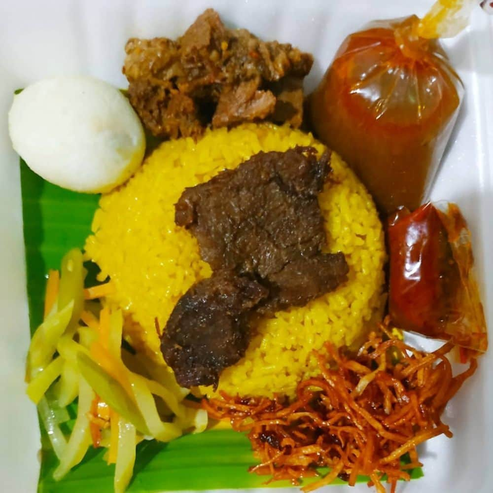 Nasi Kuning Luwuk