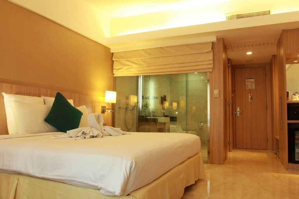 Novotel Surabaya Hotel & Suites