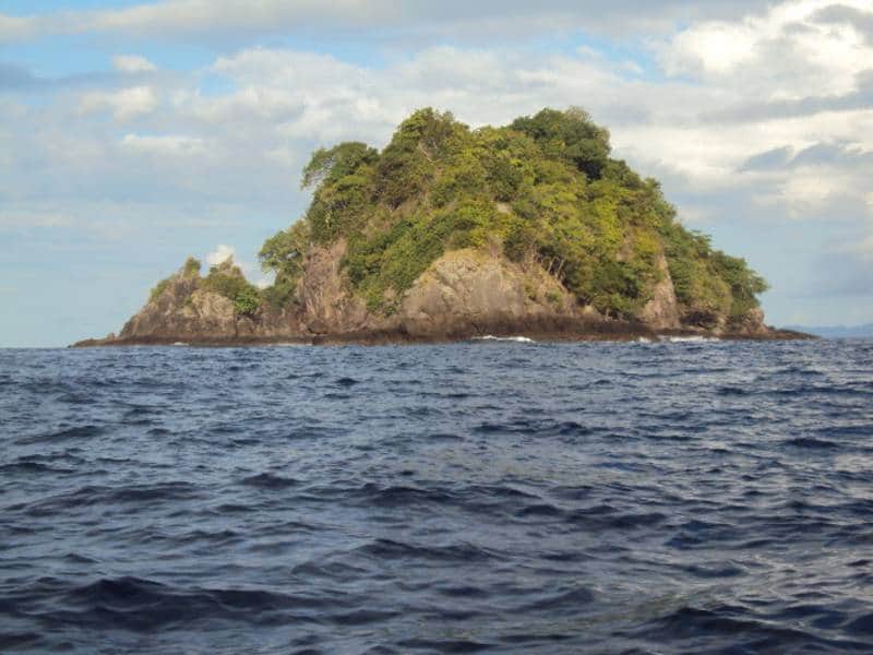 Pulau Batu Goyang