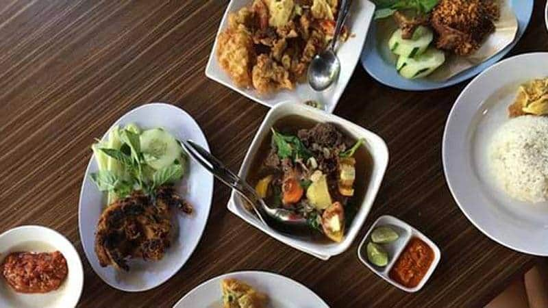 ayam plengkung resto