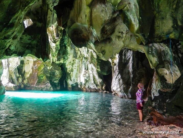 gua kolam renang pulau labengki