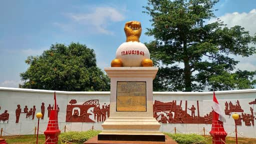 Monumen Kebulatan Tekad