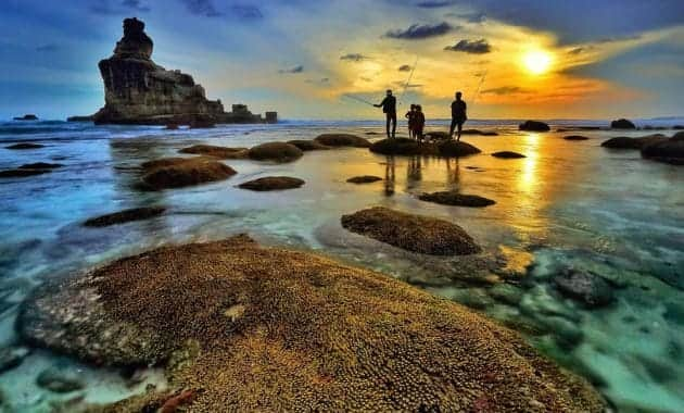 pantai keren di Pacitan