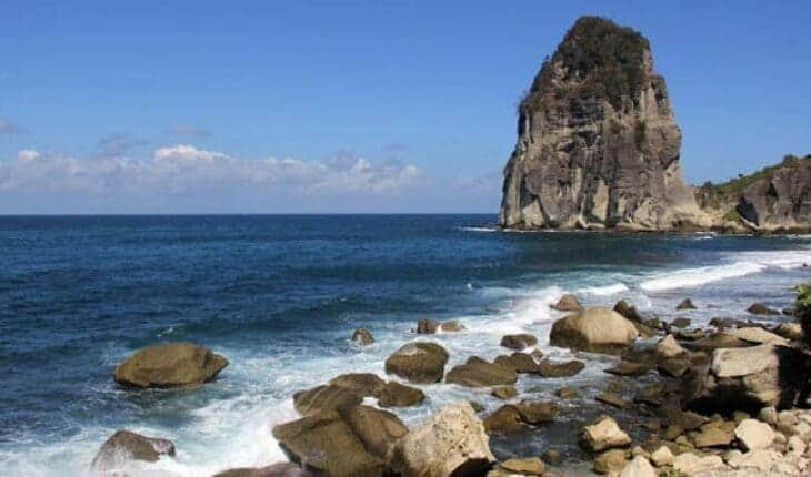 pantai keren di Pacitan