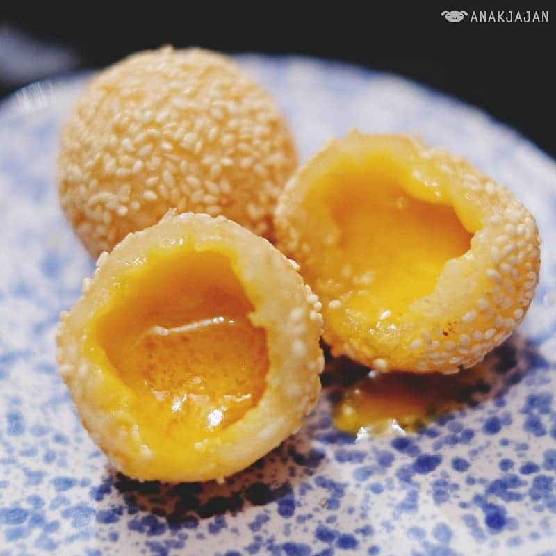 Salted Egg Custard Glutinous Rice Ball