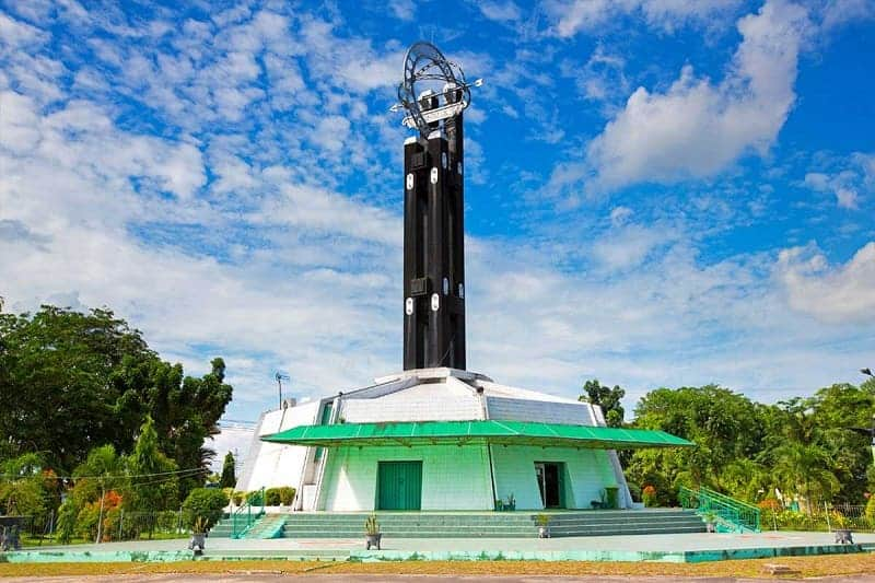  Tugu Khatulistiwa Pontianak