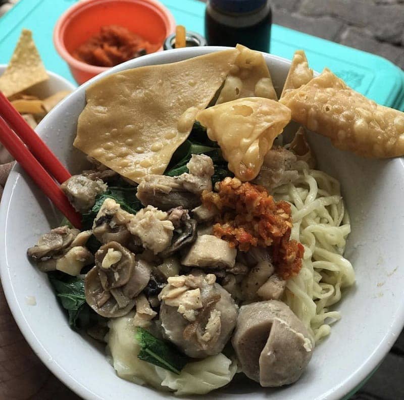 Kuliner enak di stasiun KRL dan MRT Jakarta