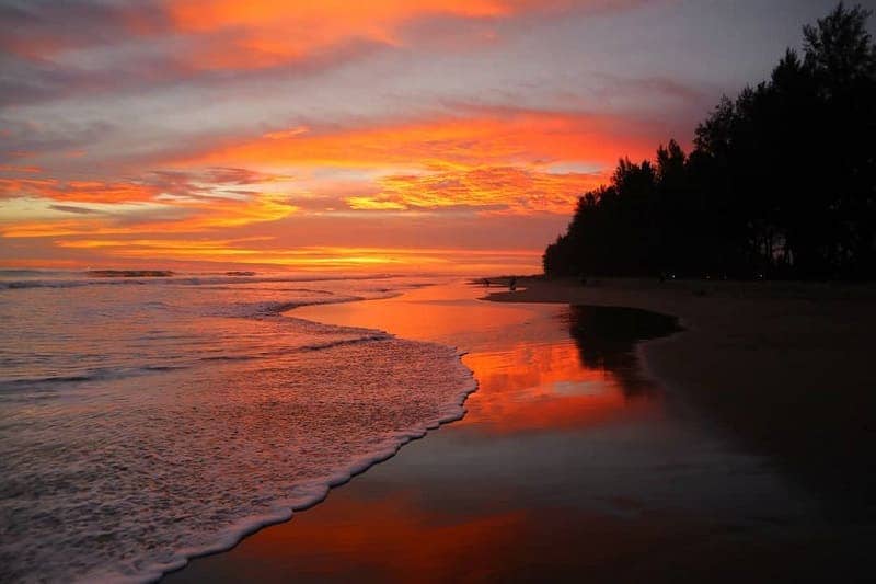 Pantai Pasir Jambak