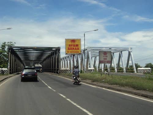  Jembatan Comal