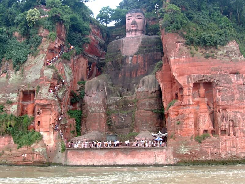 Patung Buddha Raksasa Leshan
