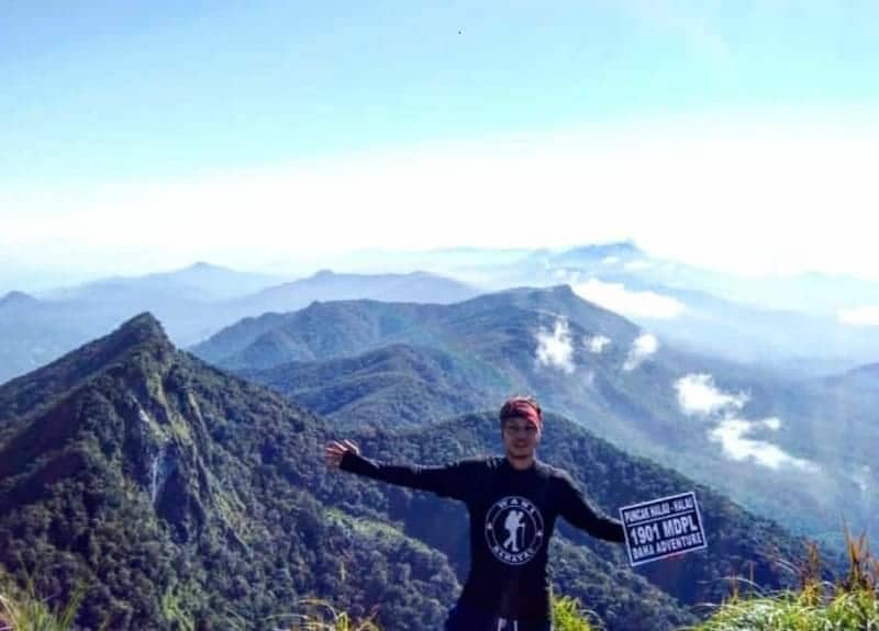 10 Gunung  Tertinggi  di  Kalimantan  Kerap Menjadi Incaran 