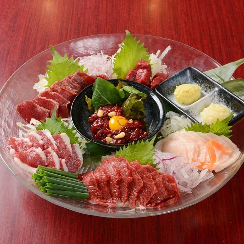 Makanan Khas Jepang Sjaian daging mentah