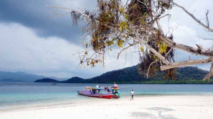 pulau kelagian Lampung