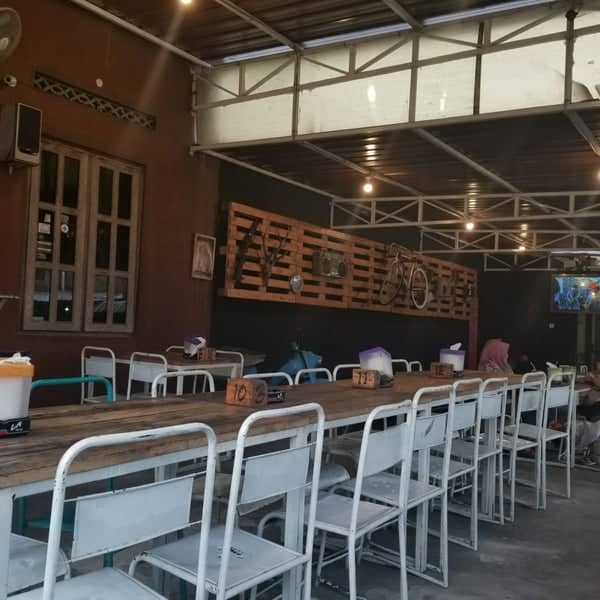 cafe terdekat