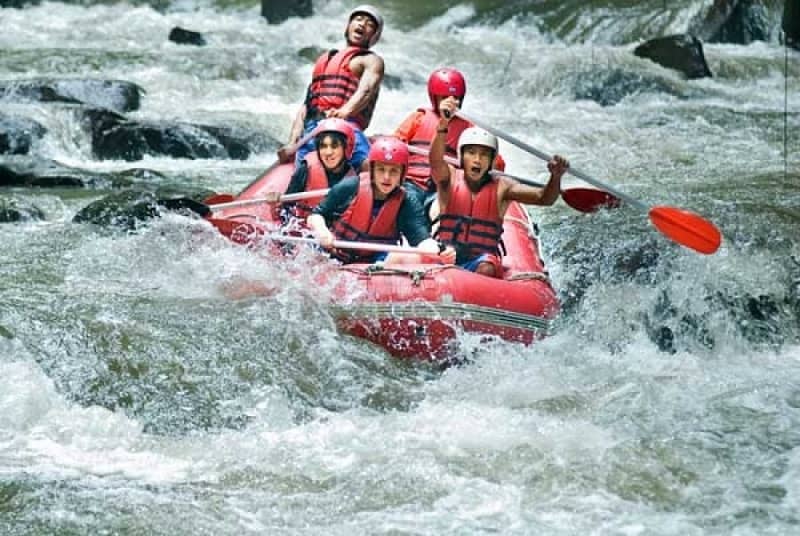 Arung Jeram Sungai Ciliwung