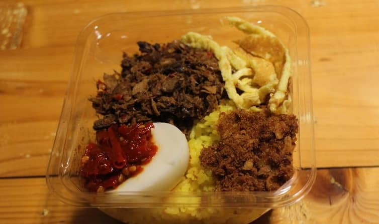 Nasi Kuning Cakalang Oma