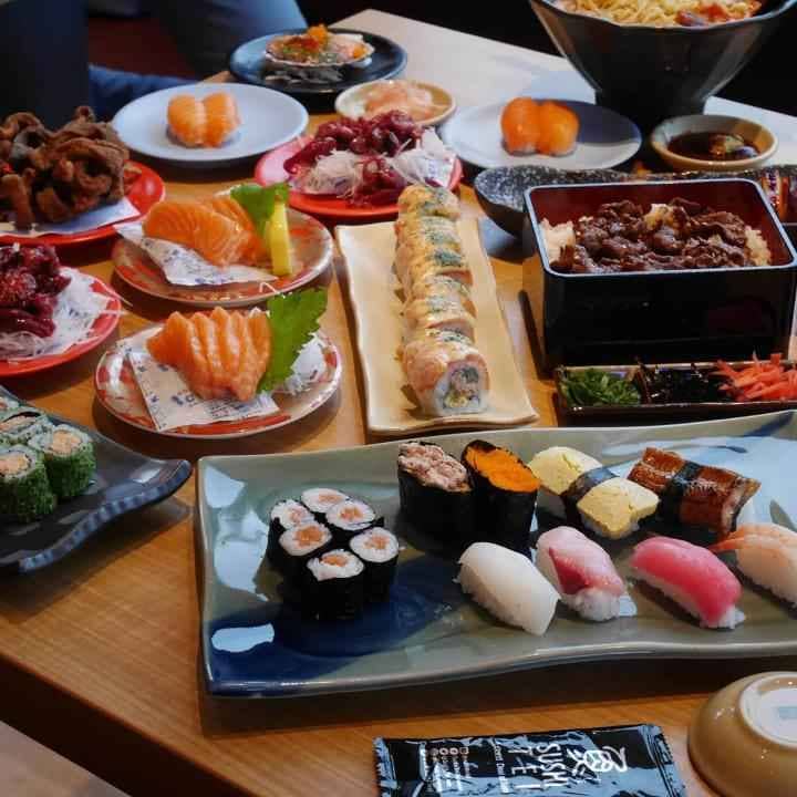 Restoran Jepang ini Tawarkan 10 Sushi Enak di Surabaya