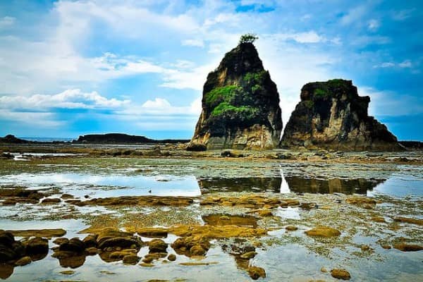 Pantai Sawarna