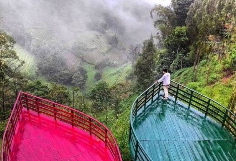 Cafe terdekat dari sini