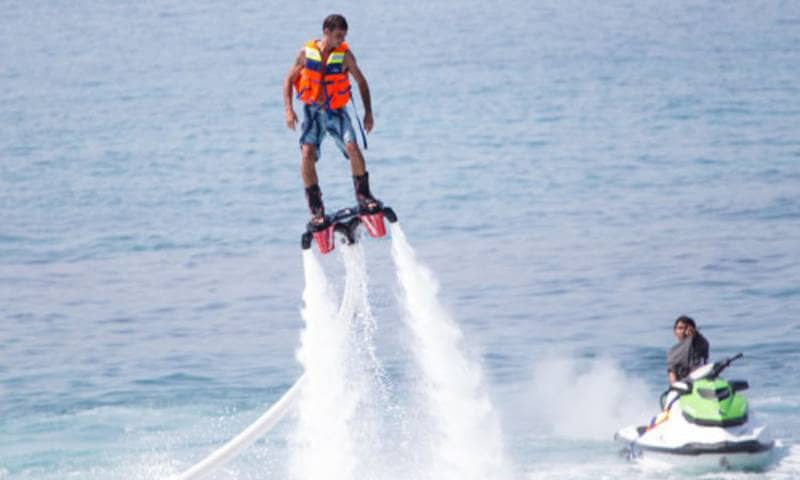 Flyboarding di Benoa