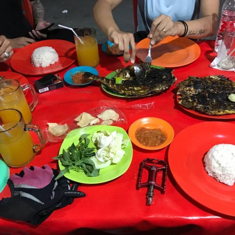 10 Tempat Makan Seafood Enak di Surabaya Dengan Rasa Mengigit