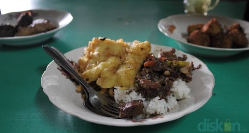 brongkos warung ijo bu padmo