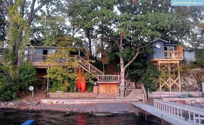 Lakeside Treehouse