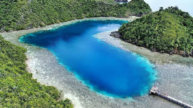 Danau Cinta di Raja Ampat, Indonesia