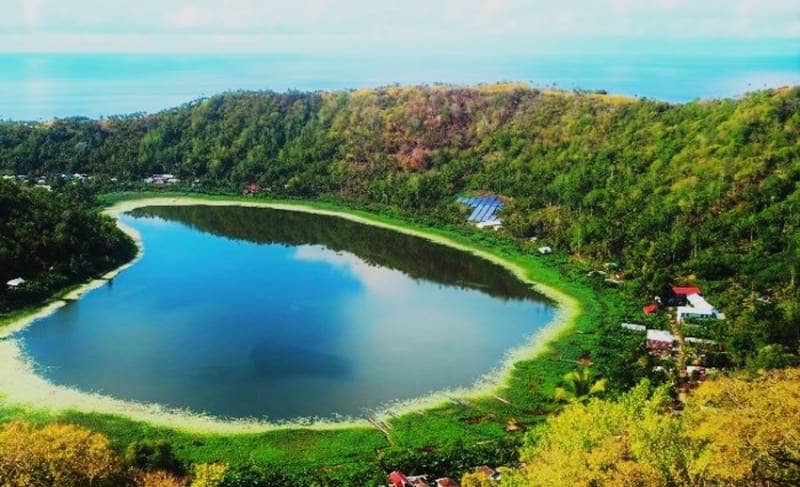 Danau Hati Makalehi di Indonesia
