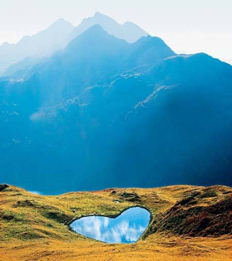 Danau berbentuk hati di Portugal