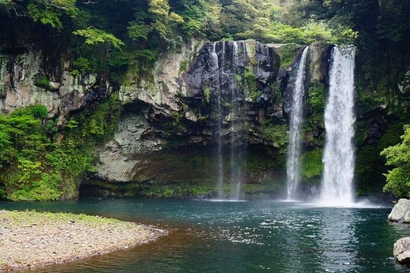 Air Terjun Cheonjeyeon