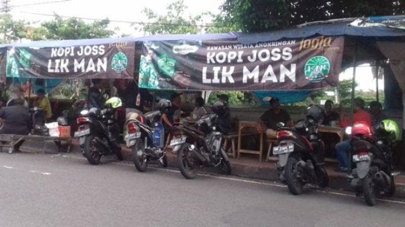 angkringan kopi jos lik man