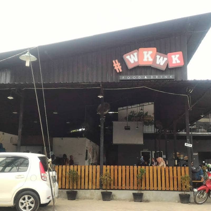 cafe terdekat