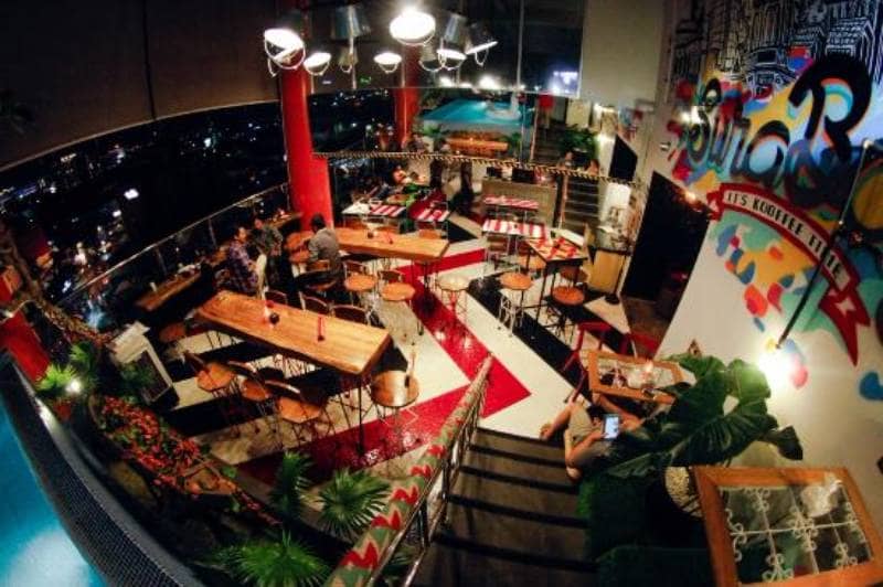 g lounge kitchen and bar surabaya