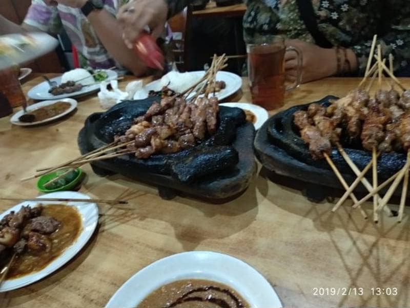 warung sate hm harris