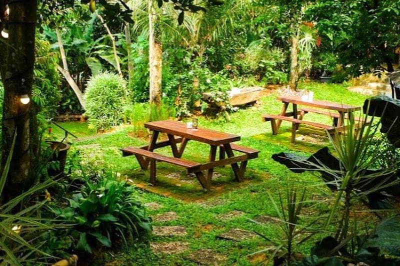 resto kebun teduh