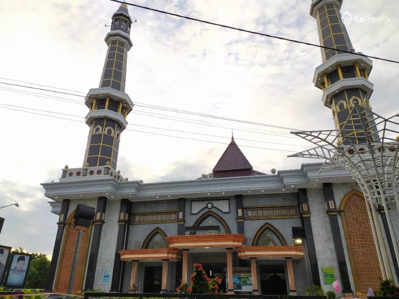 masjid agung baitul mukminin