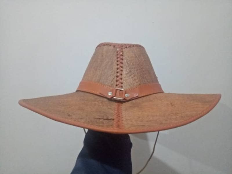 topi kulit kayu