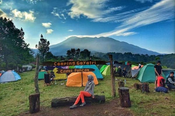 Hiking dan Trekking Dekat Jakarta