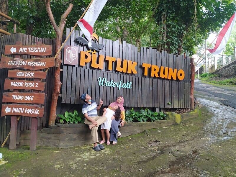 air terjun putuk truno