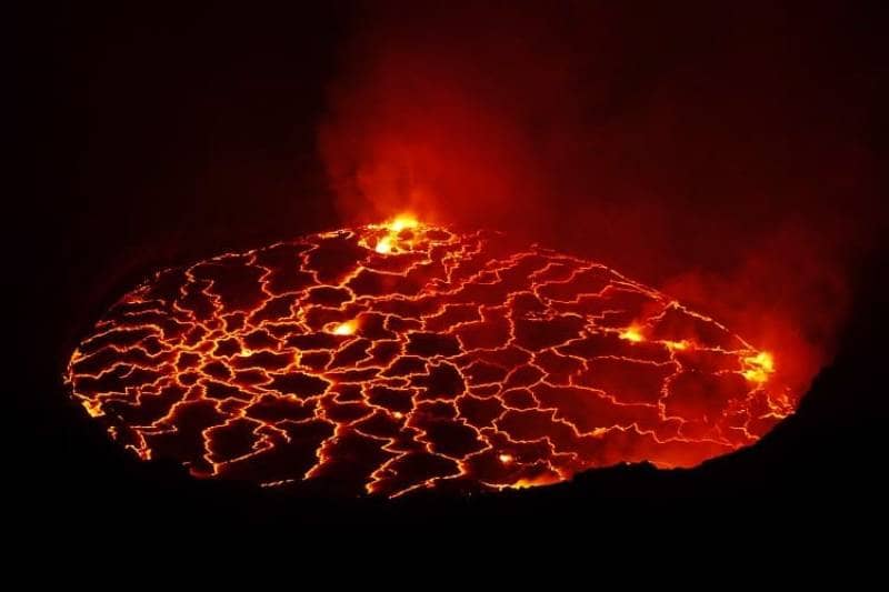 Danau Lava di Dunia