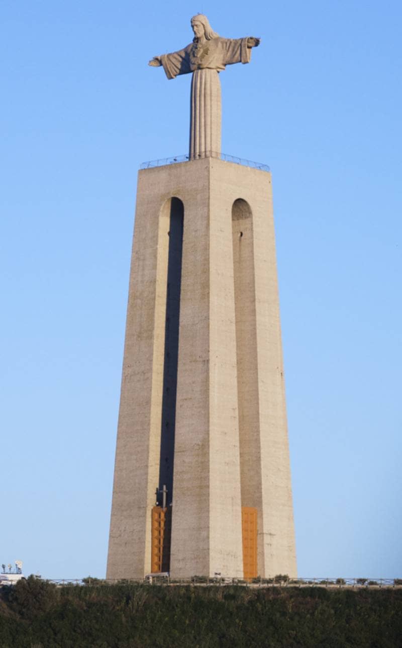 Patung Kristus Sang Raja, Portugal