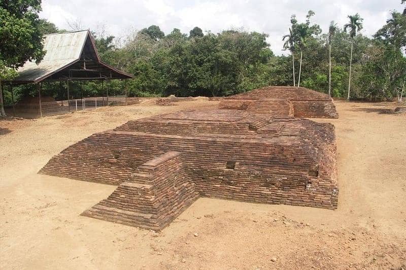 Candi Kembar Batu