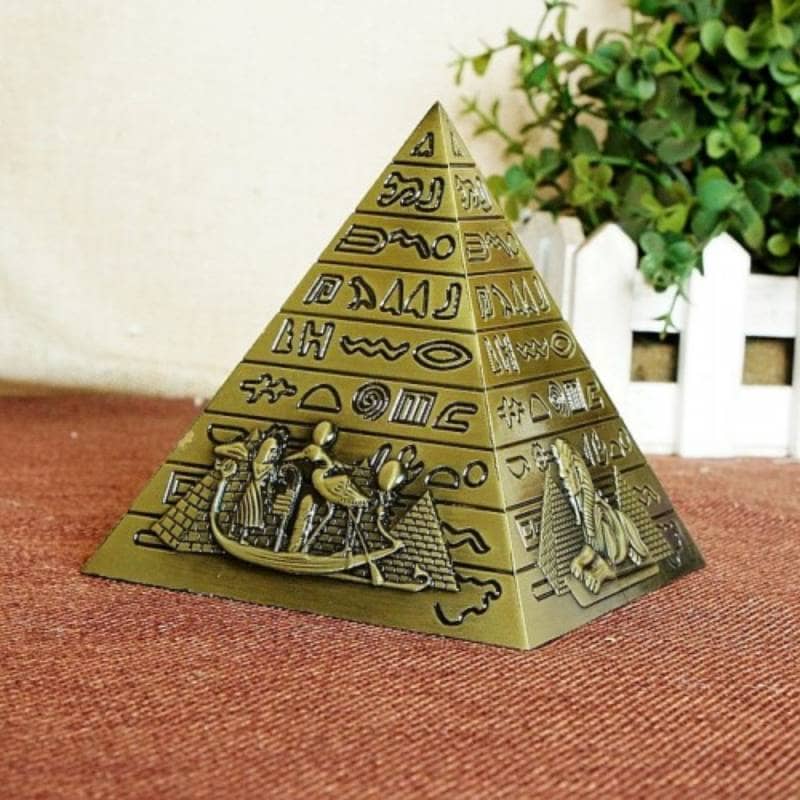 miniatur piramida