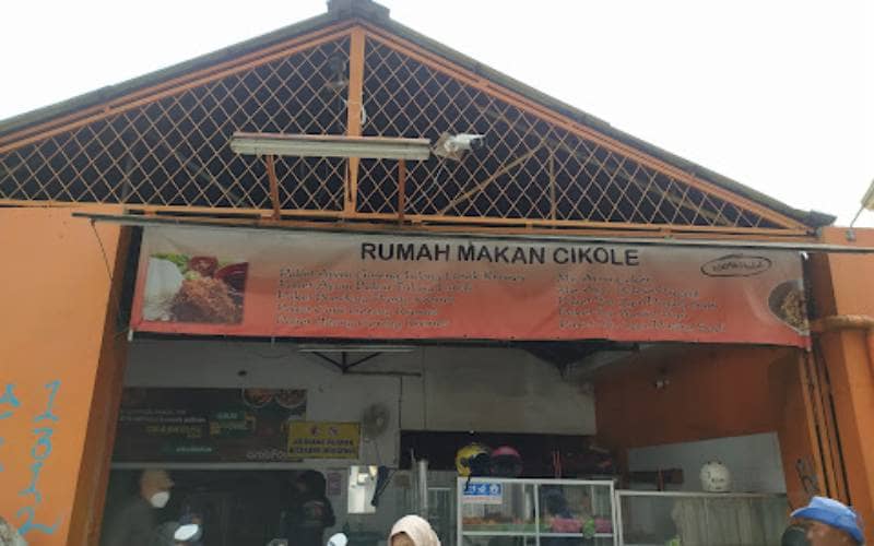 rumah makan cikole